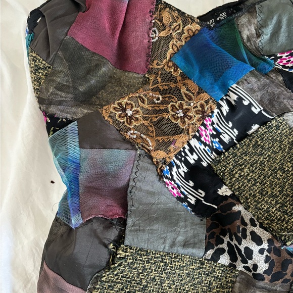 Vintage patchwork asymmetrical top with beads - Picture 4 of 5